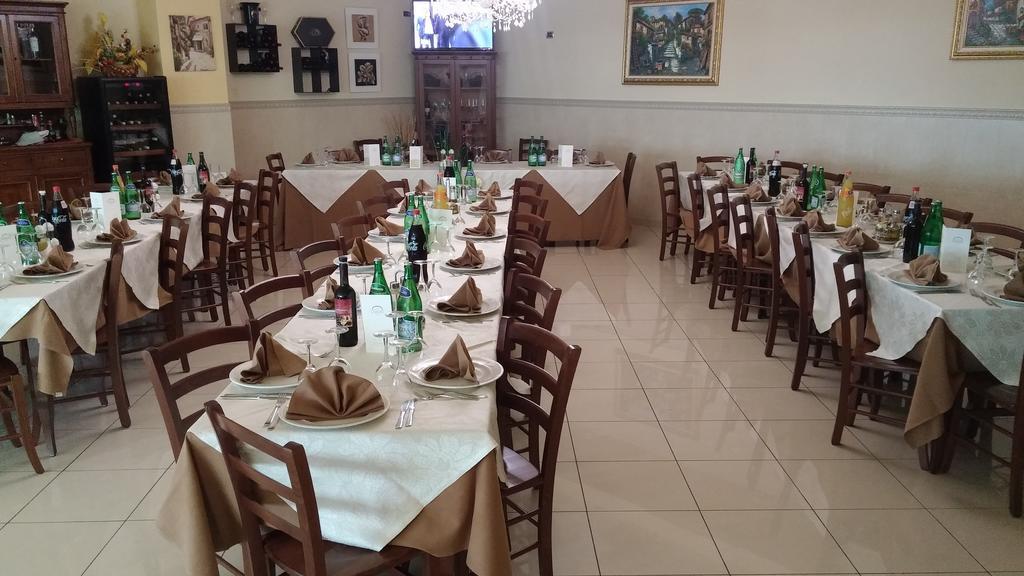 La Piana Hotel Tito ภายนอก รูปภาพ
