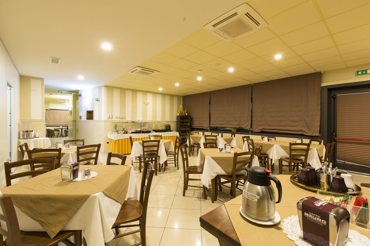 La Piana Hotel Tito ภายนอก รูปภาพ