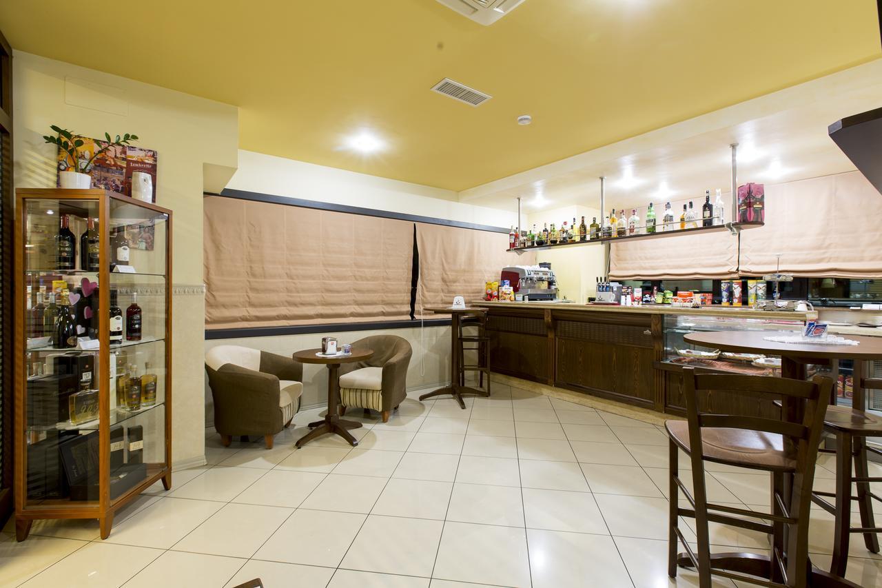 La Piana Hotel Tito ภายนอก รูปภาพ